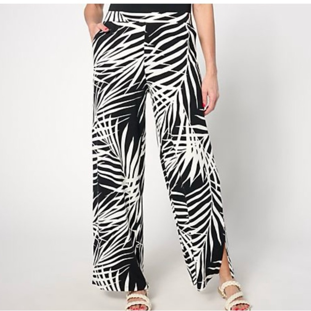 NEW Denim & Co. Beach Jersey
Regular Wide Leg PantWith
Slits
Black Palm Small.
